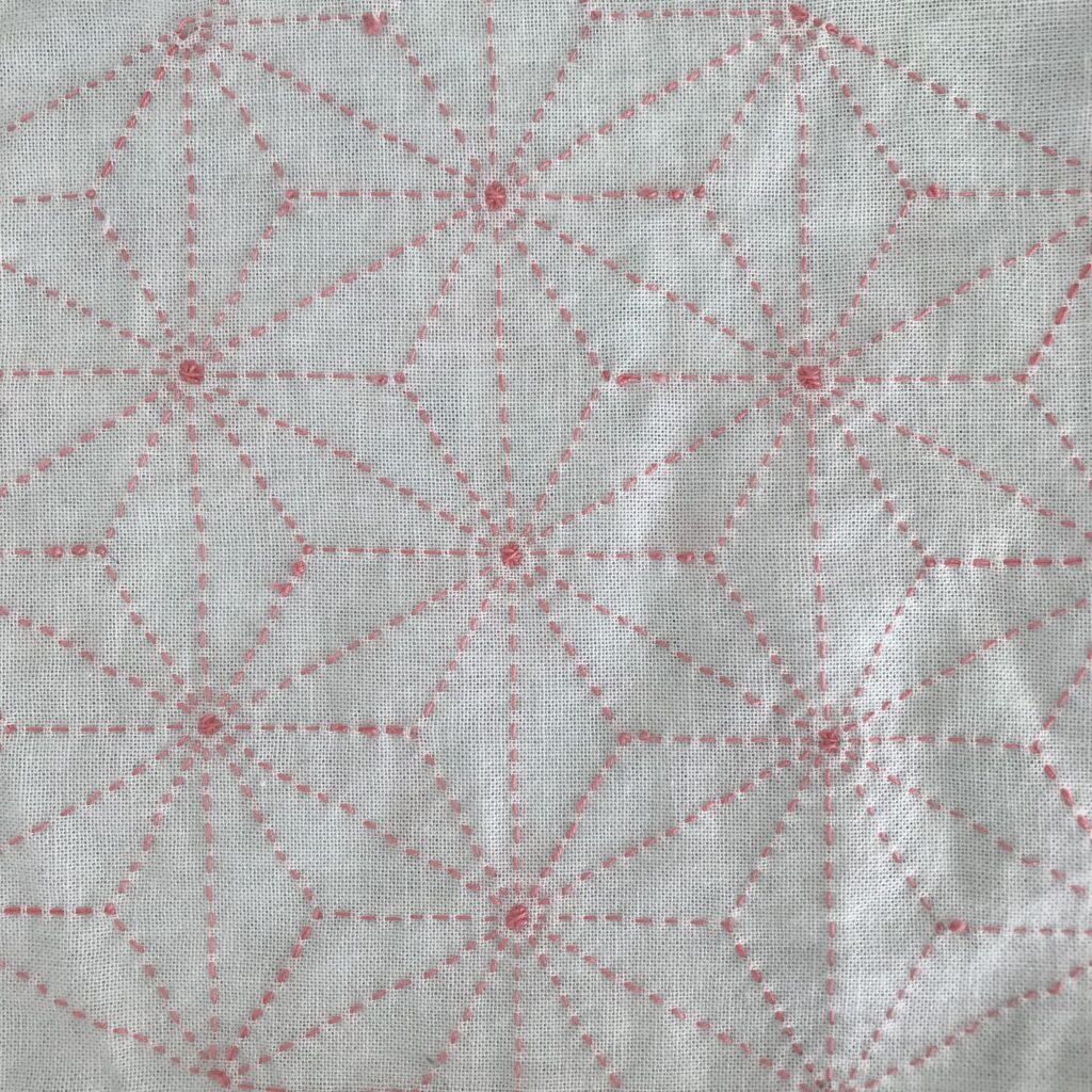 私が刺した麻の葉の裏側の写真