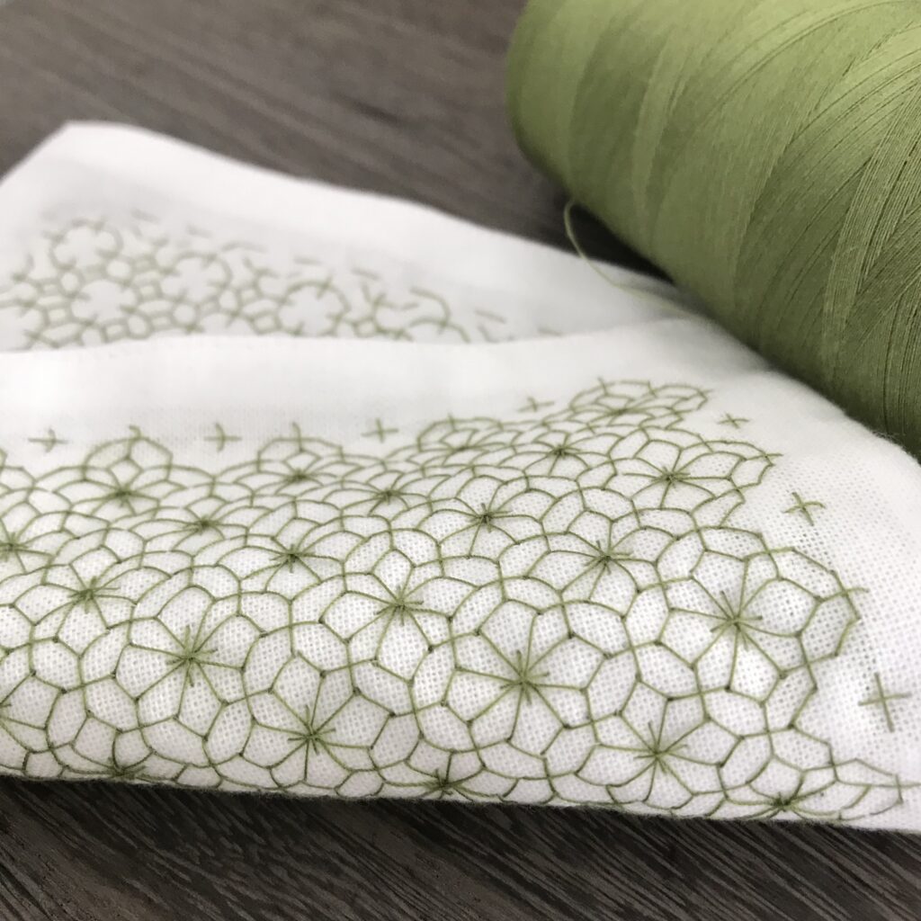 細い糸と変わり十字花刺しの写真