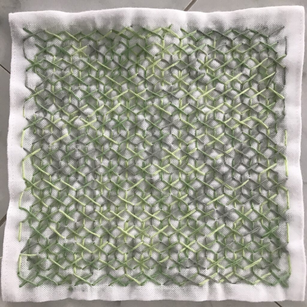 パンドラの箱の裏側の写真