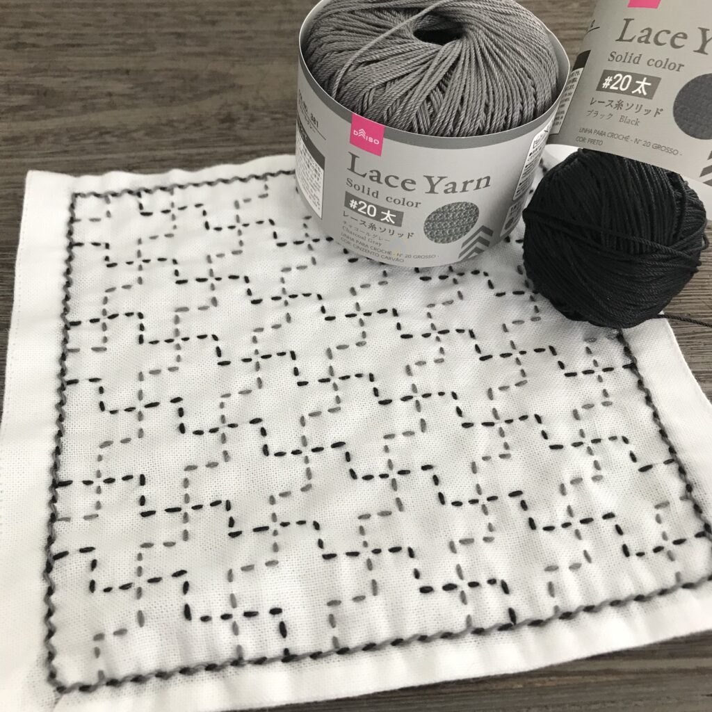 レース糸で刺した十字つなぎの写真