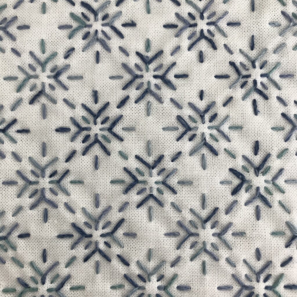 わたしが刺した雪の結晶の写真