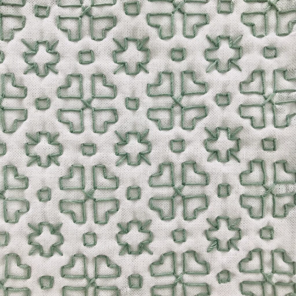 私が刺した四葉のクローバーの写真