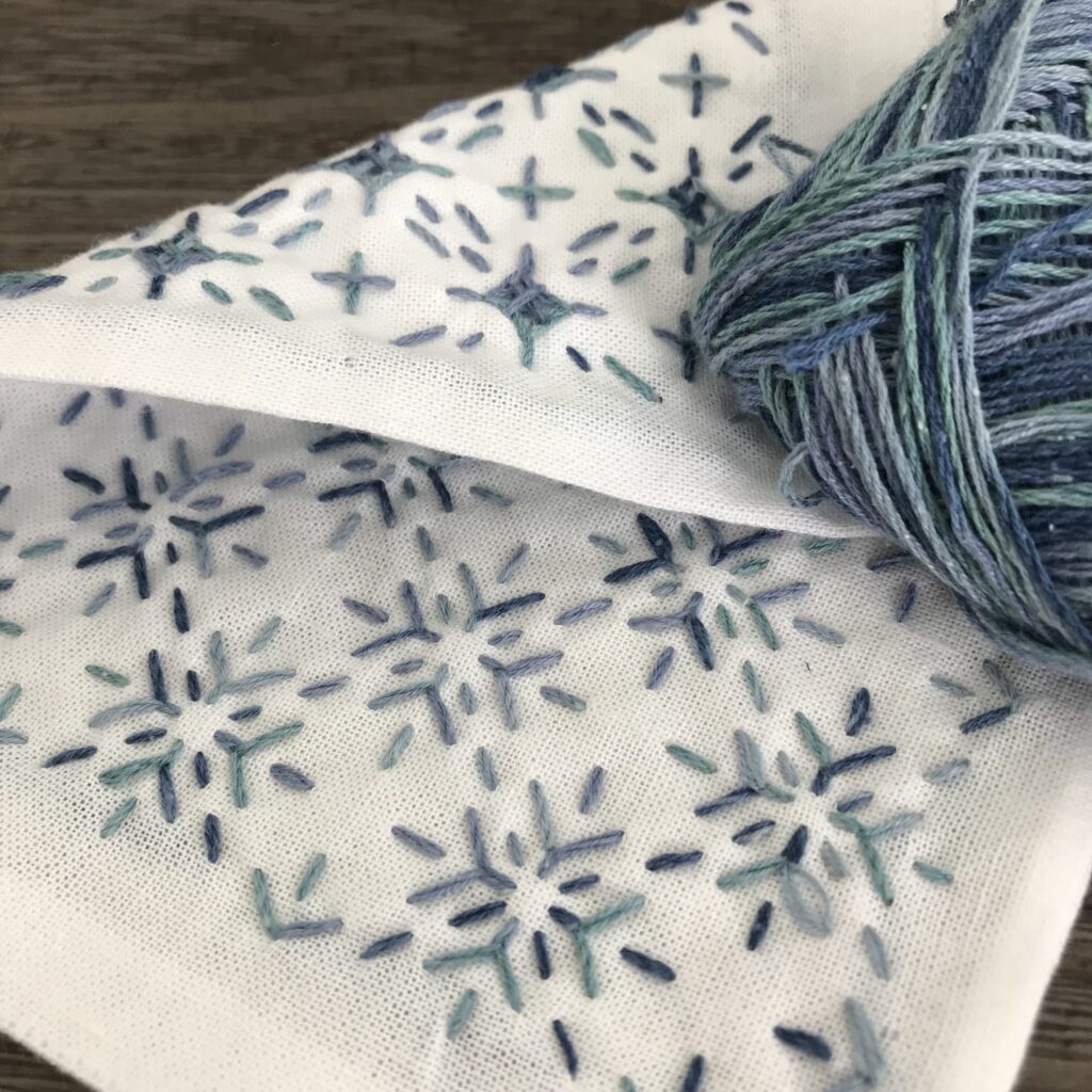 雪の結晶の刺し子と刺し子糸の画像