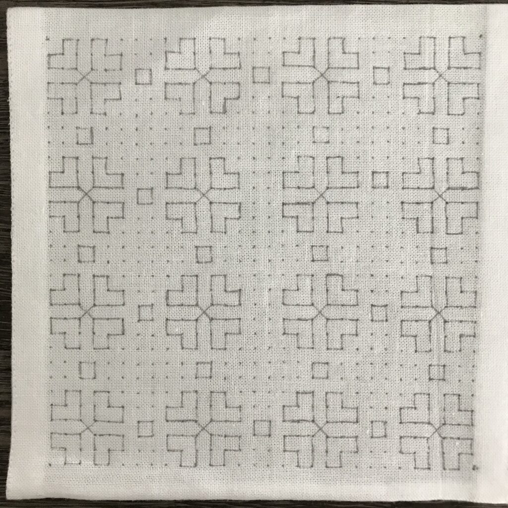 四葉のクローバーの下書き途中の写真