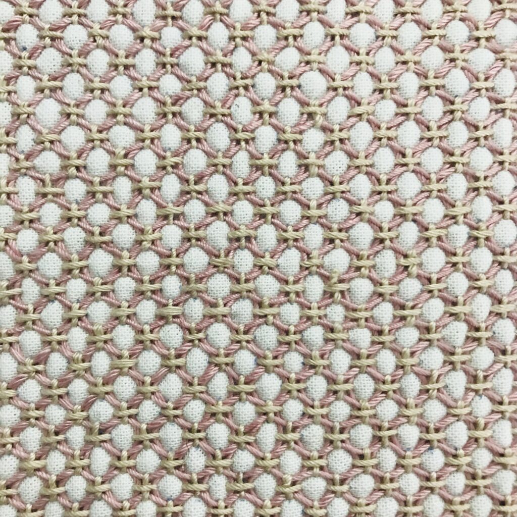 わたしが刺した丸模様の写真