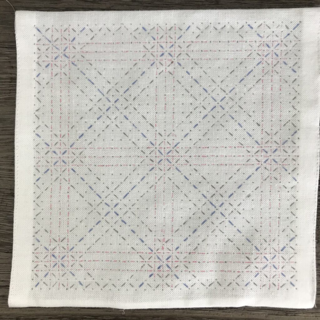 刺しやすいように刺しはめだけ下書きした写真