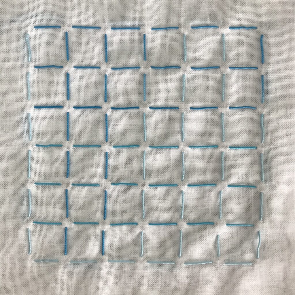 十字を刺した裏側の写真