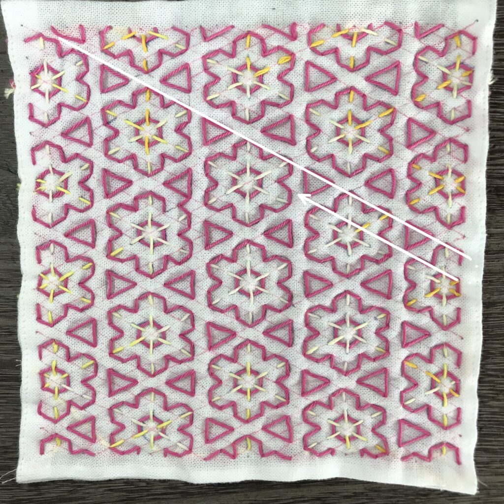 右下がり線を刺した写真