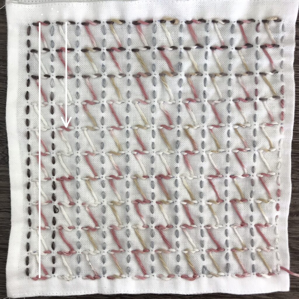 くぐり刺しでたてを刺した写真