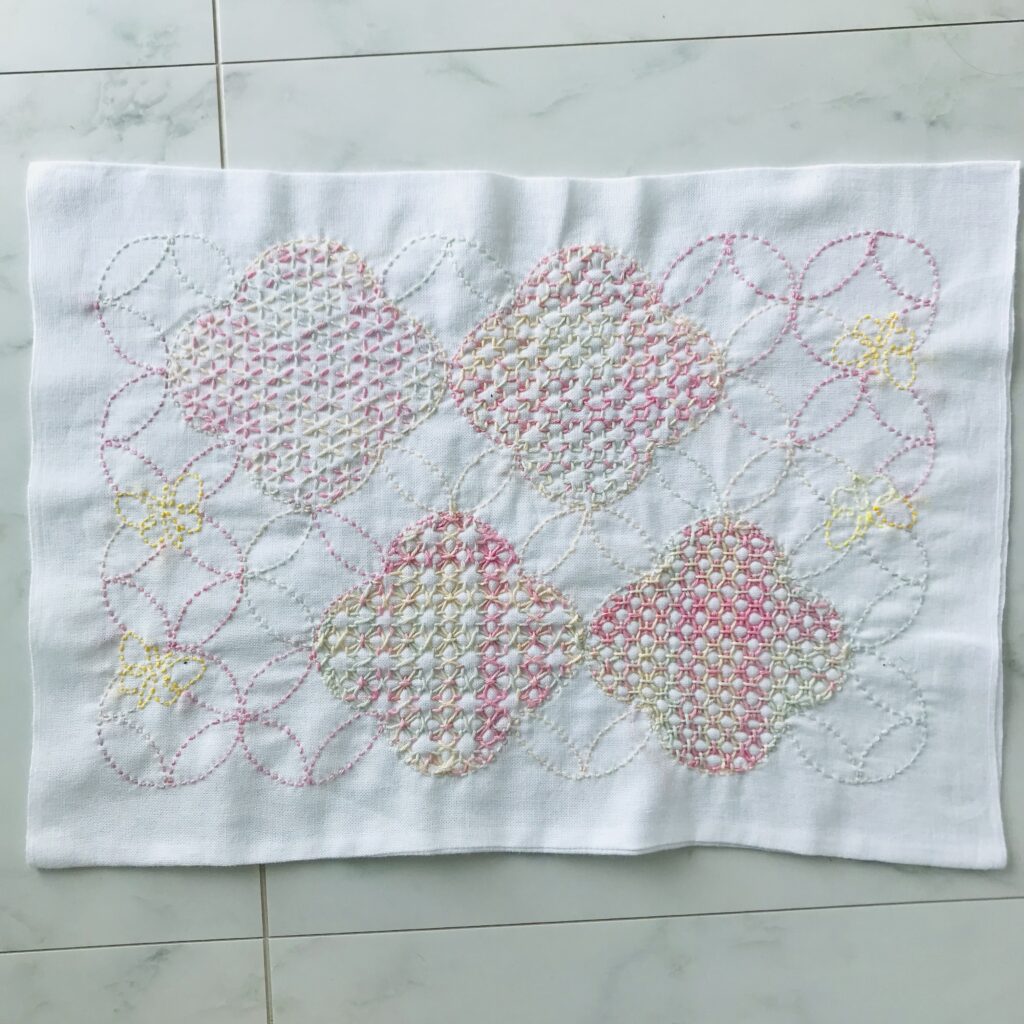 春うららをテーマに刺した寄せ模様の写真