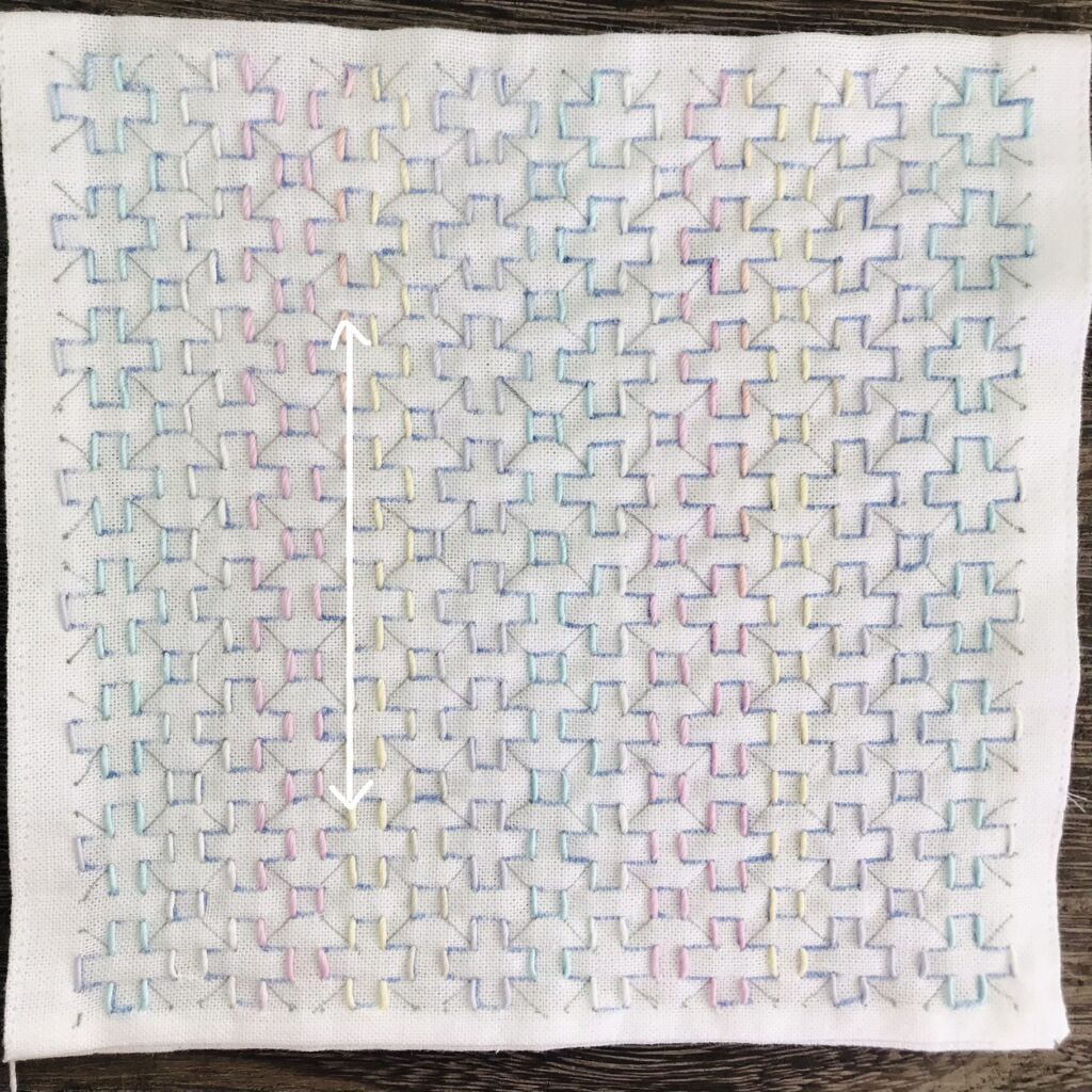 花十字の縦を刺した写真