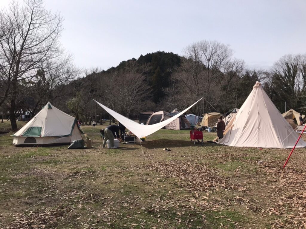 ワンポールテントの画像