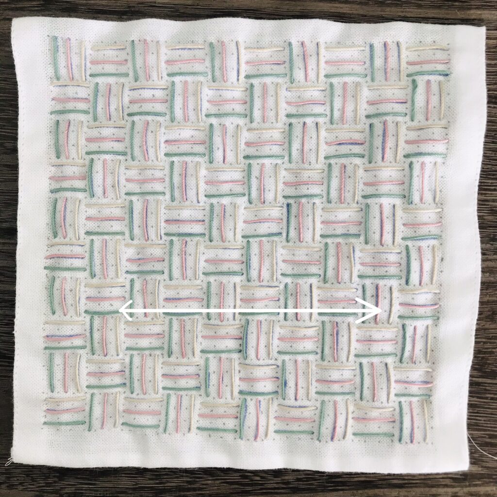 三崩し図案のよこを刺す説明画像