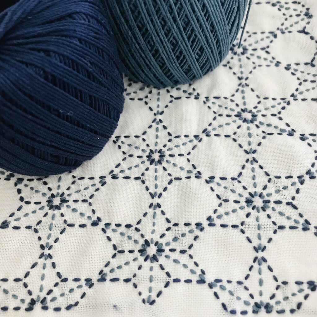 刺し子糸と飛び麻の葉の画像