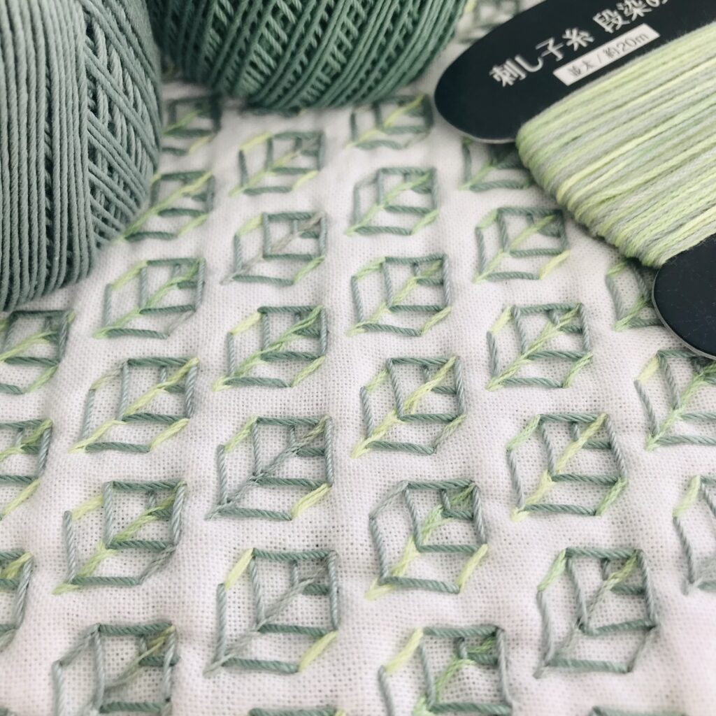 刺し子糸とリーフの刺し子画像