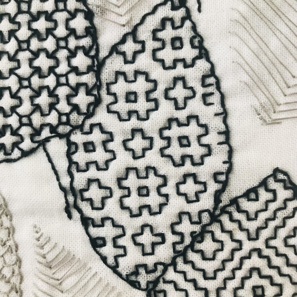 井戸枠の刺し子画像