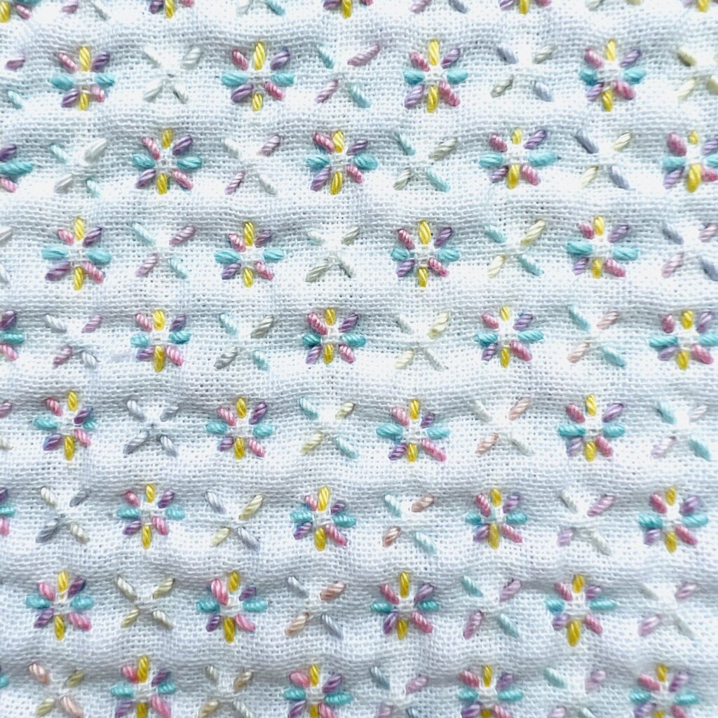 十字に花刺しの刺し子画像