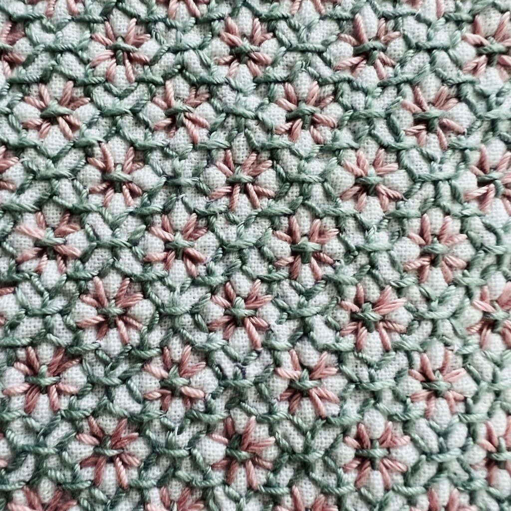 2色で刺す変わり十字花刺しの画像