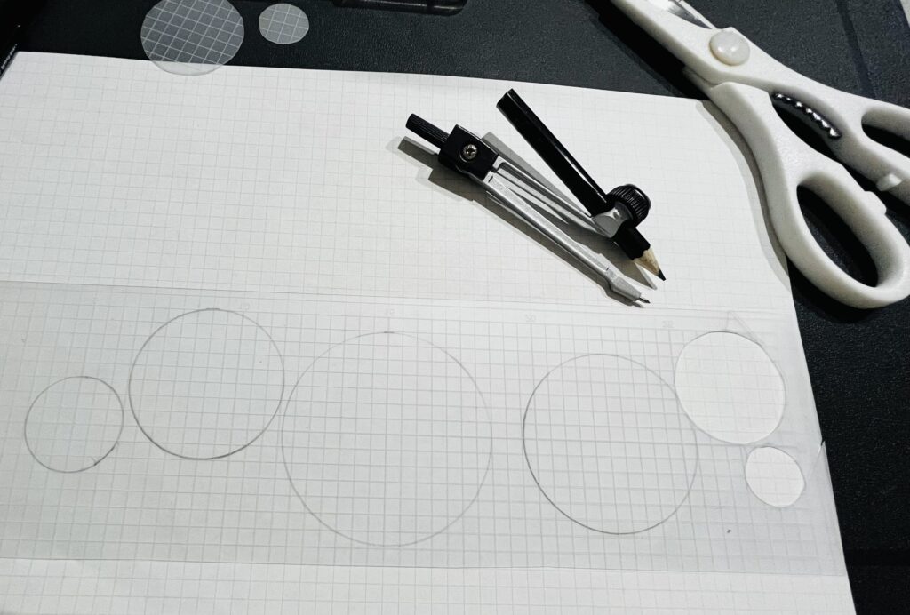 コンパスでパターンシートに書いた円の画像