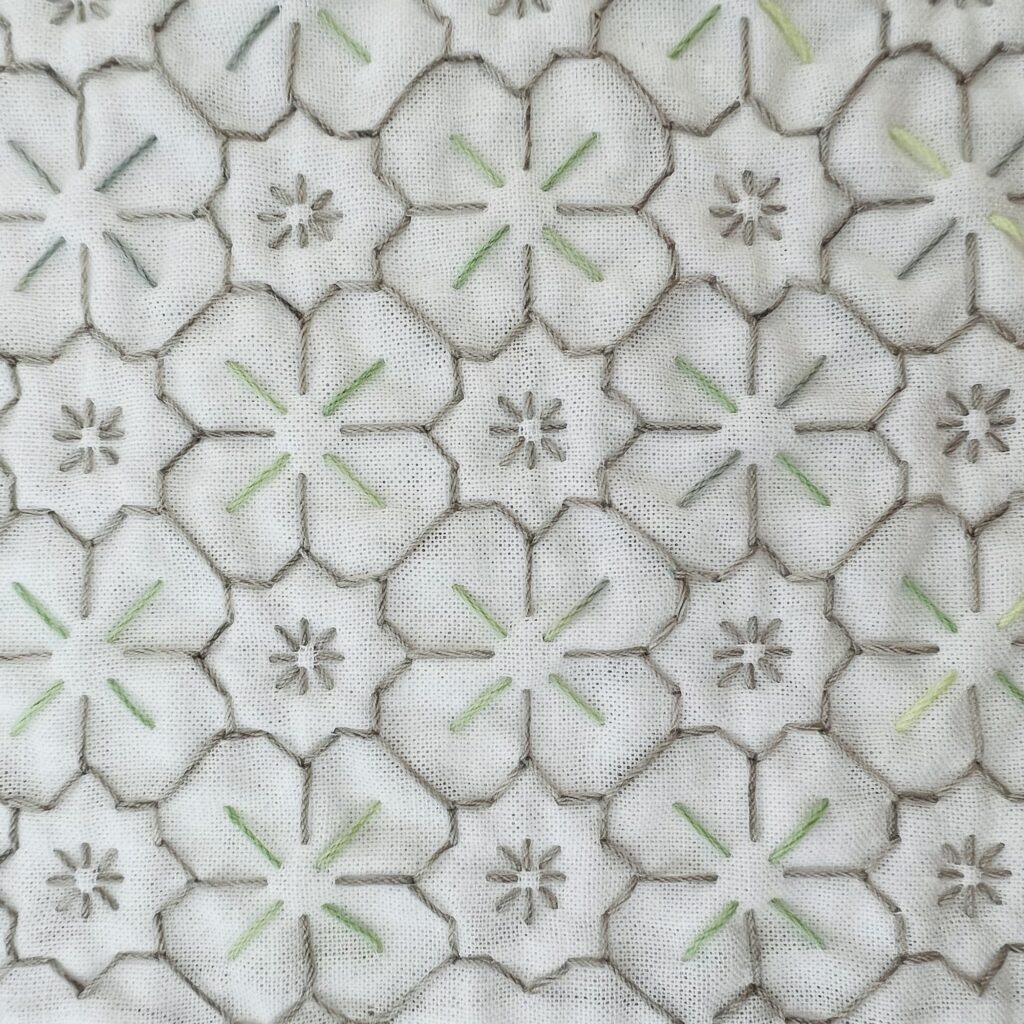 刺し子の花のような模様の画像