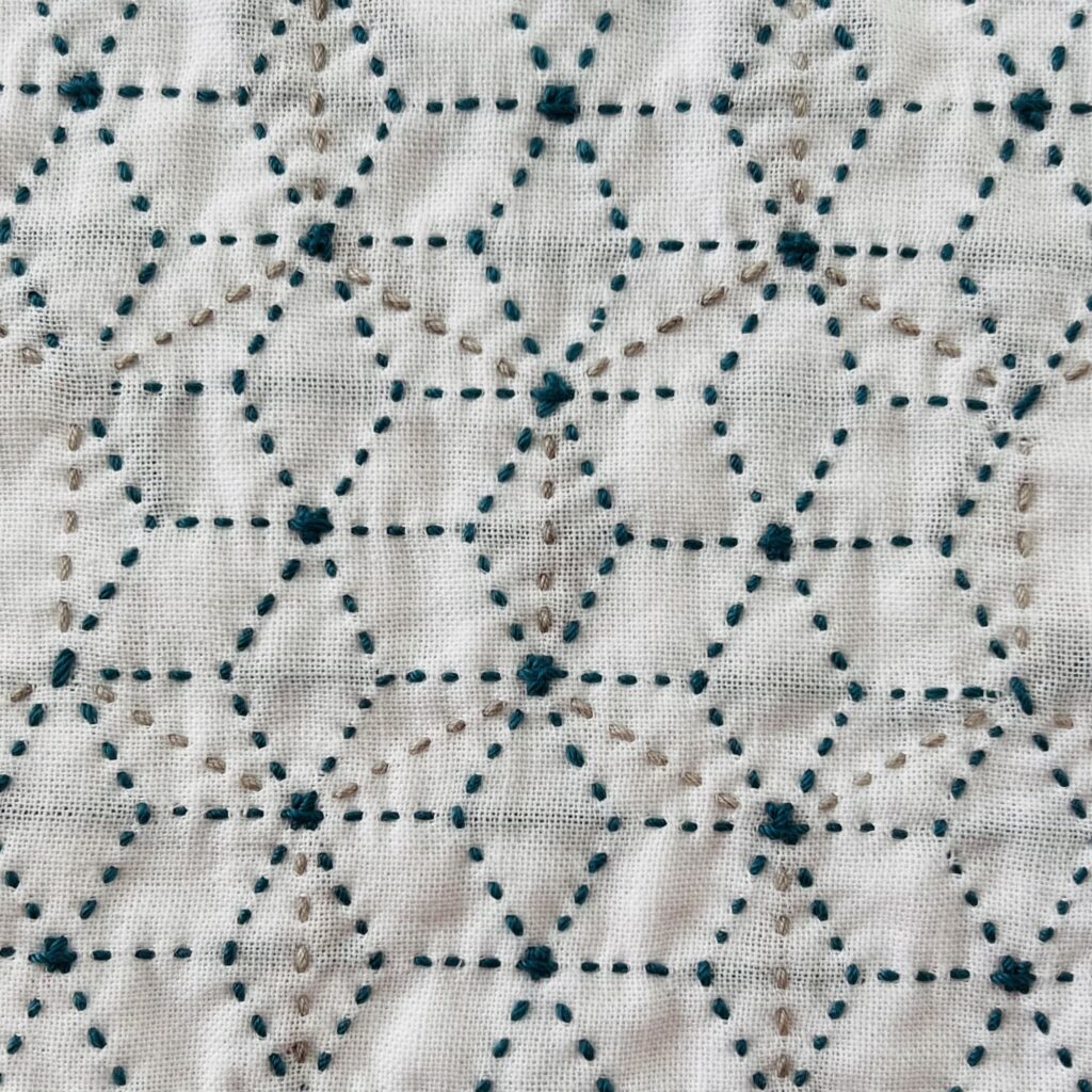 刺し子六角麻の葉のうら側画像