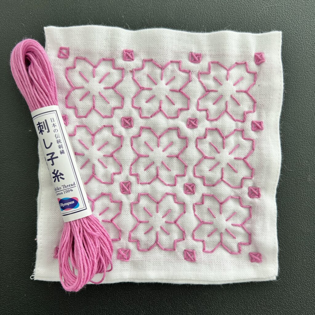 オリムパス刺し子糸と桜の花の画像