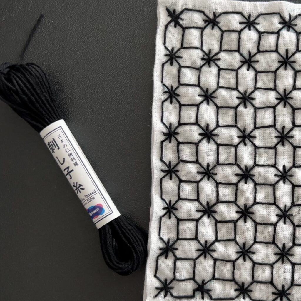 刺し子糸と銭刺しアレンジの画像