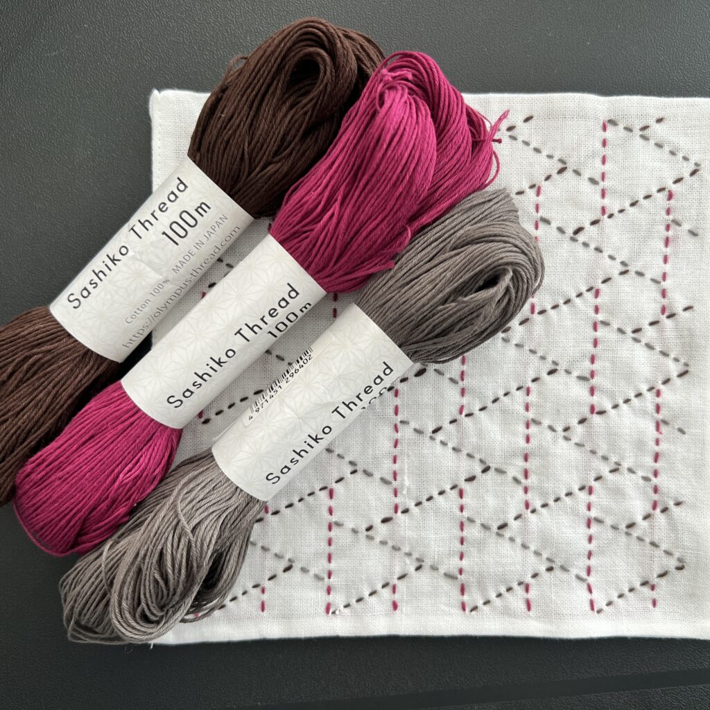 オリムパス刺し子糸と結び亀甲の画像