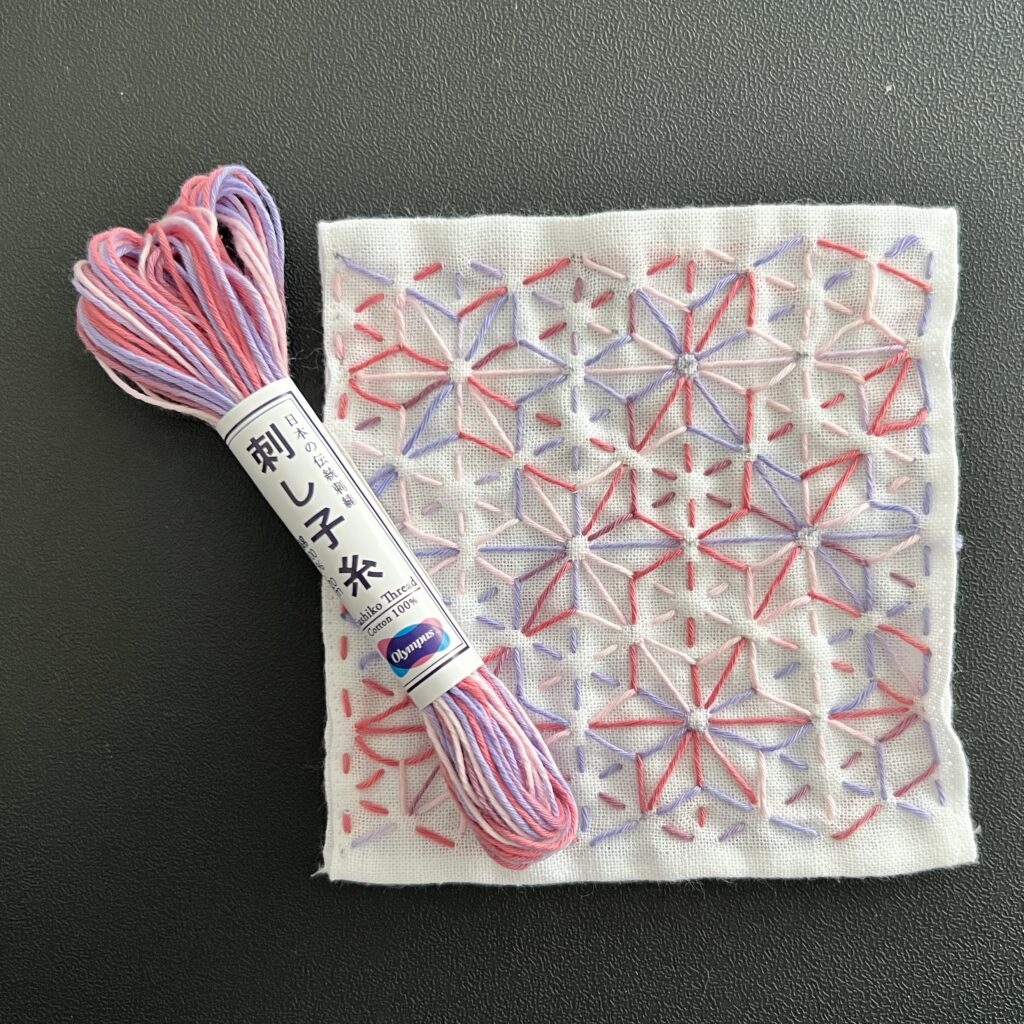 刺し子糸と麻の葉に小花の画像