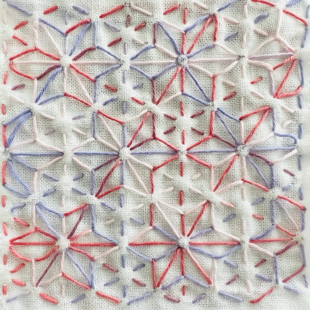 刺し子麻の葉に小花の画像