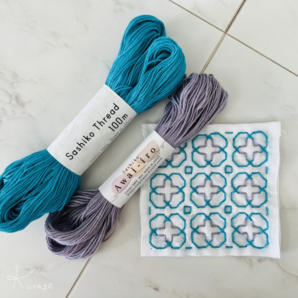 刺し子糸と満開の朝顔の画像