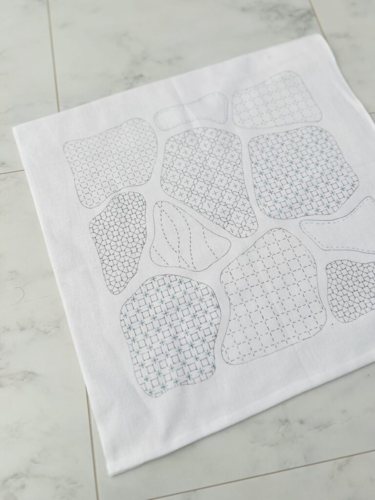 刺し子の絵図案「石紋」の晒に下描きした視野。